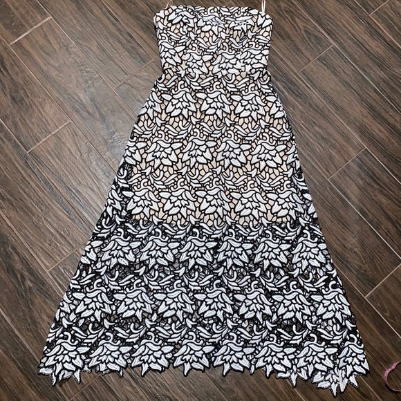 KEEPSAKE the Label Dresses & Skirts - Keepsake the label embroidered strapless dress